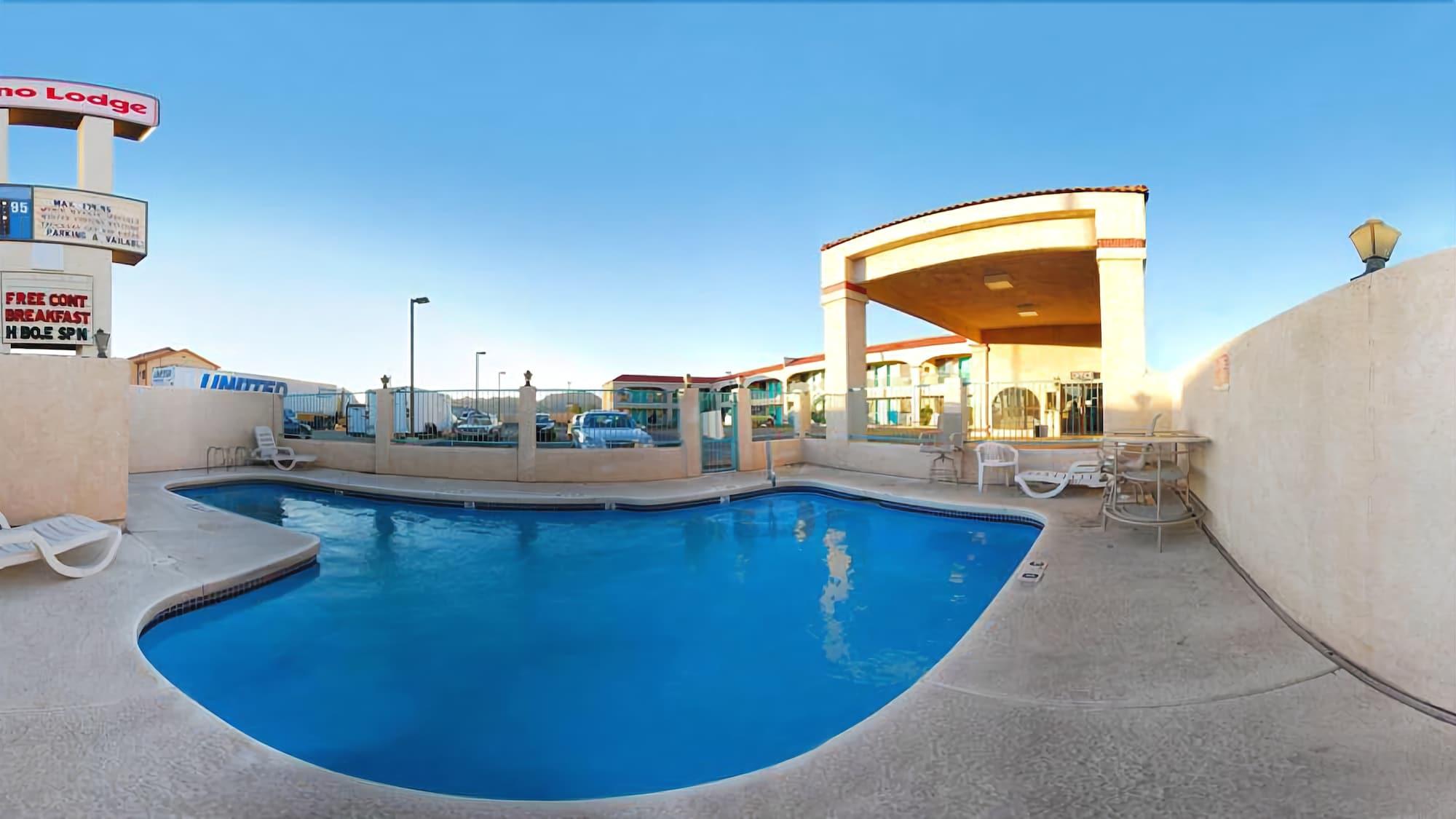 Travelodge By Wyndham Kingman Bagian luar foto