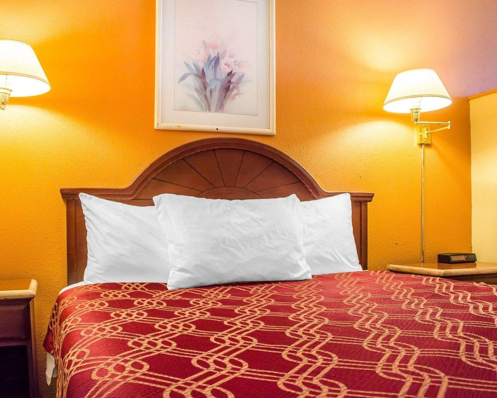 Travelodge By Wyndham Kingman Bagian luar foto