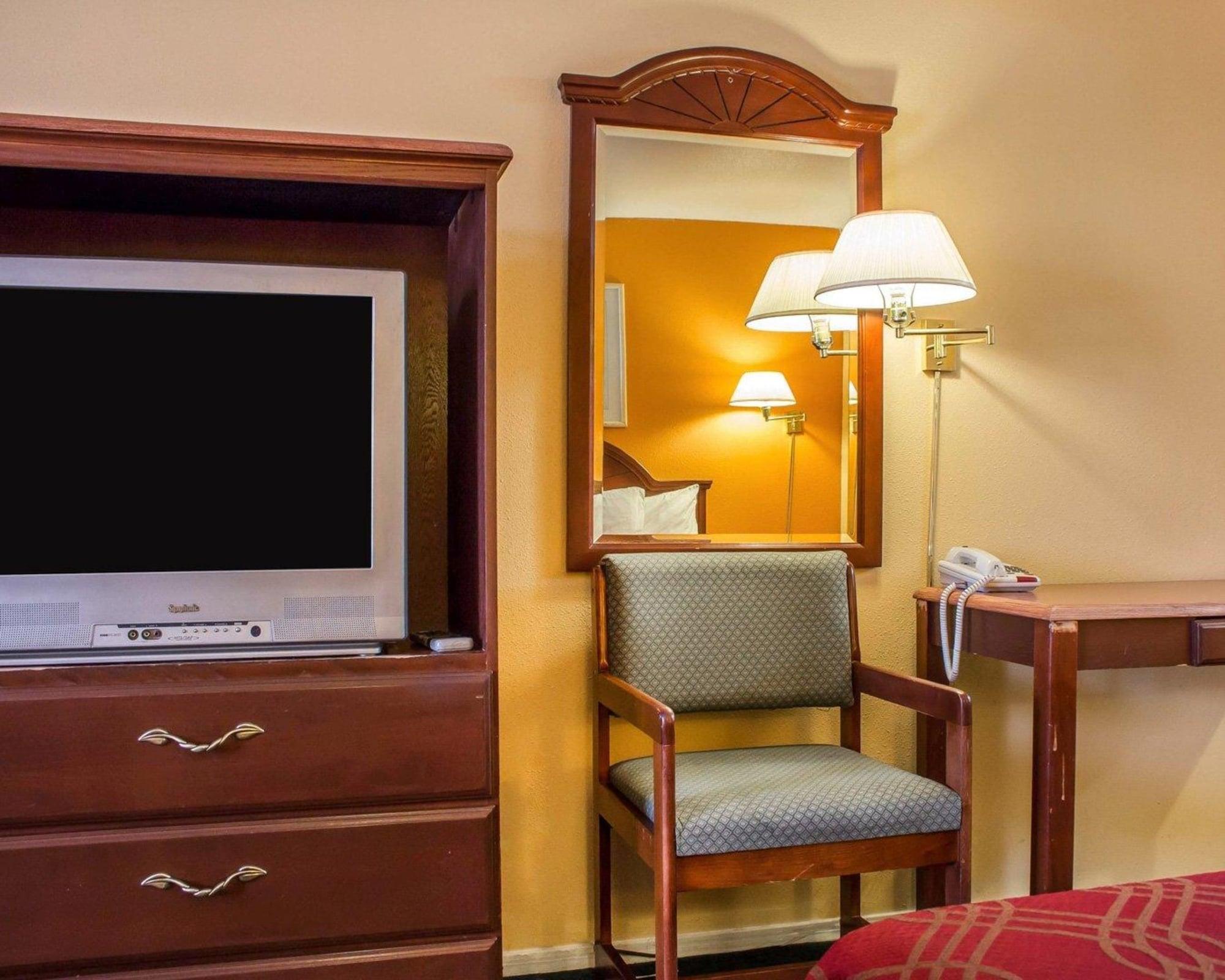Travelodge By Wyndham Kingman Bagian luar foto
