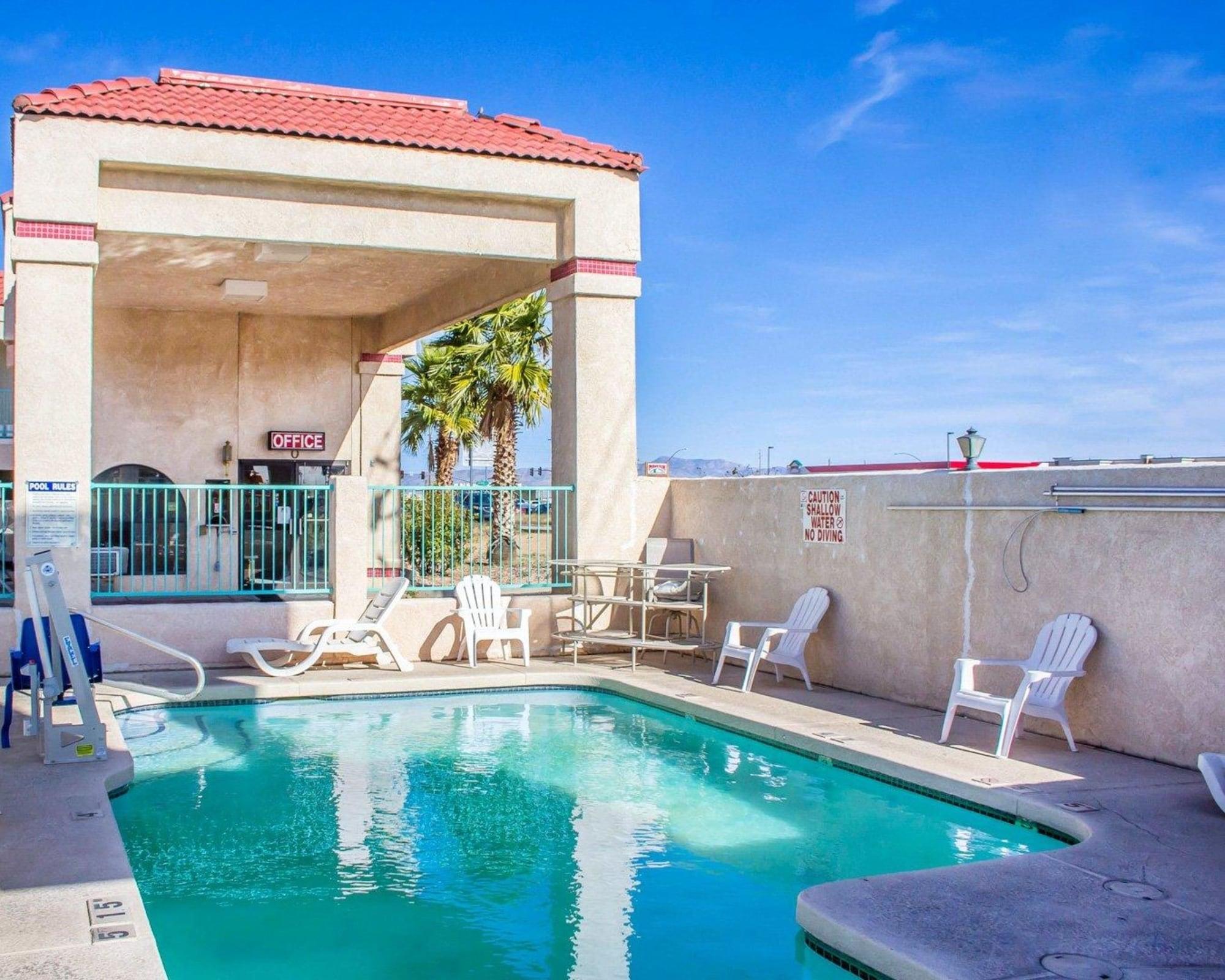 Travelodge By Wyndham Kingman Bagian luar foto