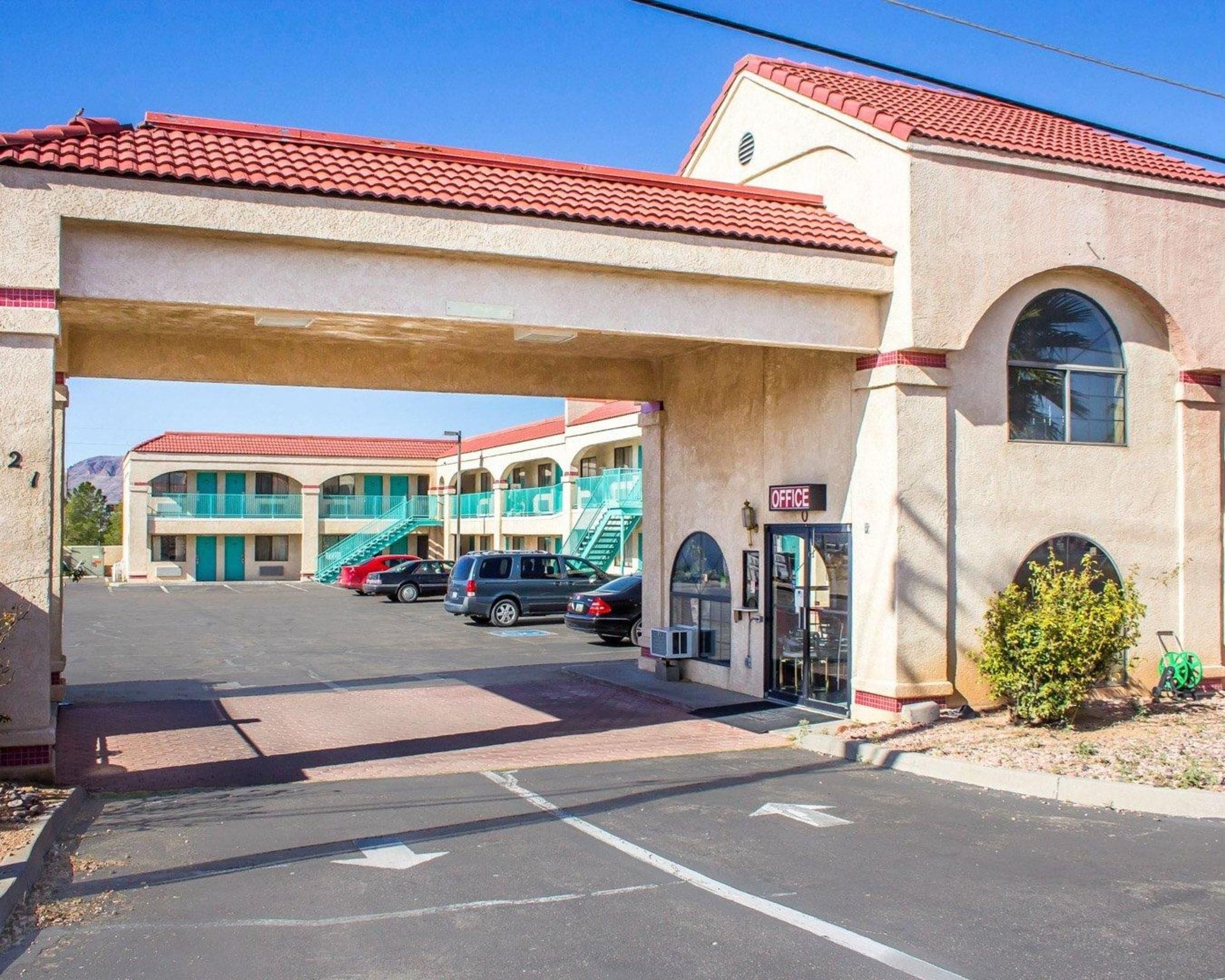 Travelodge By Wyndham Kingman Bagian luar foto