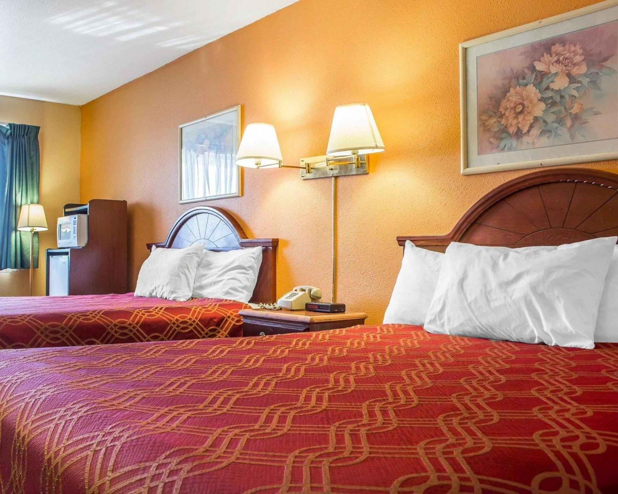 Travelodge By Wyndham Kingman Bagian luar foto