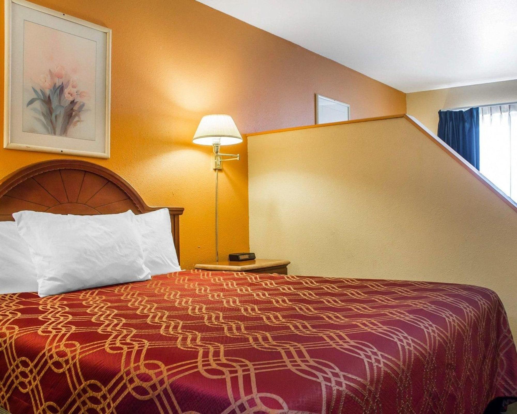 Travelodge By Wyndham Kingman Bagian luar foto