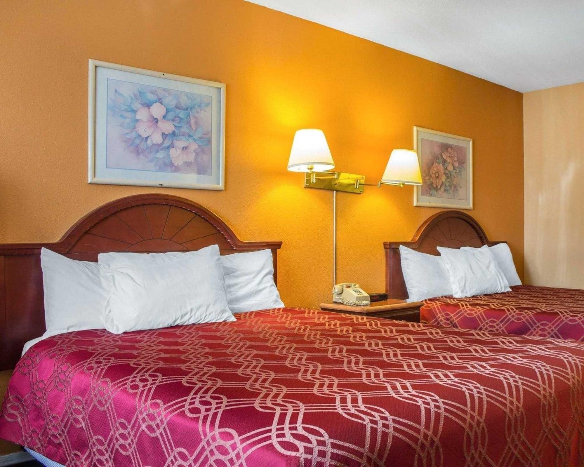 Travelodge By Wyndham Kingman Bagian luar foto