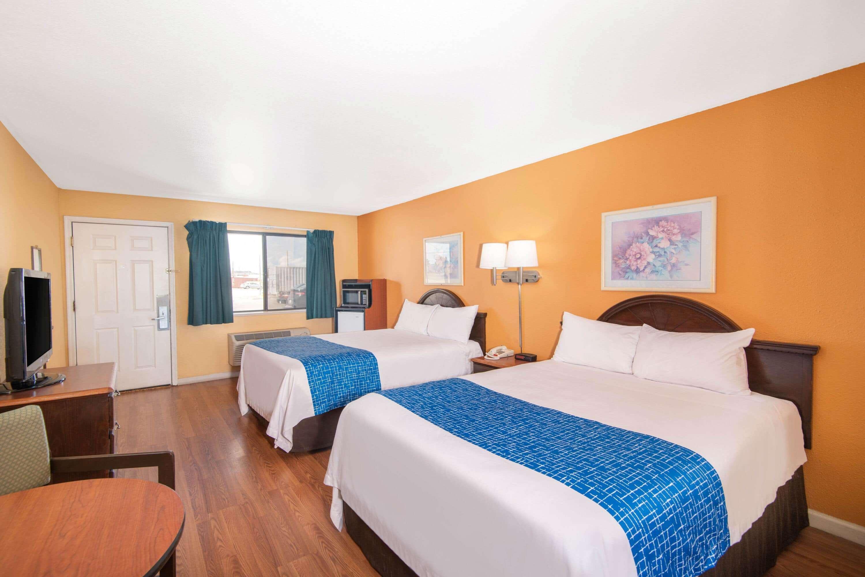 Travelodge By Wyndham Kingman Bagian luar foto