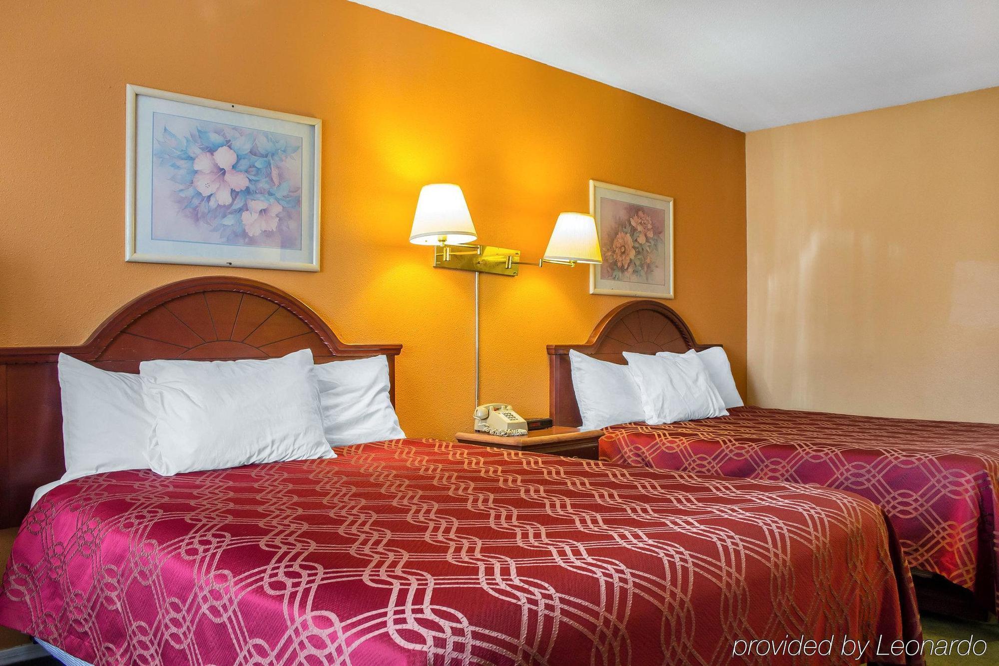 Travelodge By Wyndham Kingman Bagian luar foto