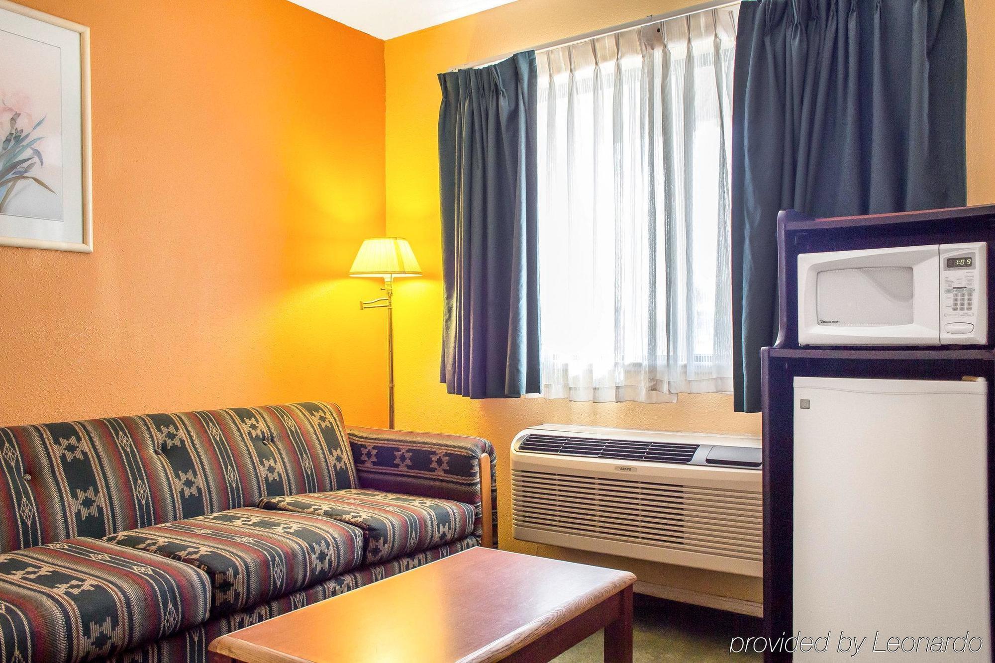 Travelodge By Wyndham Kingman Bagian luar foto