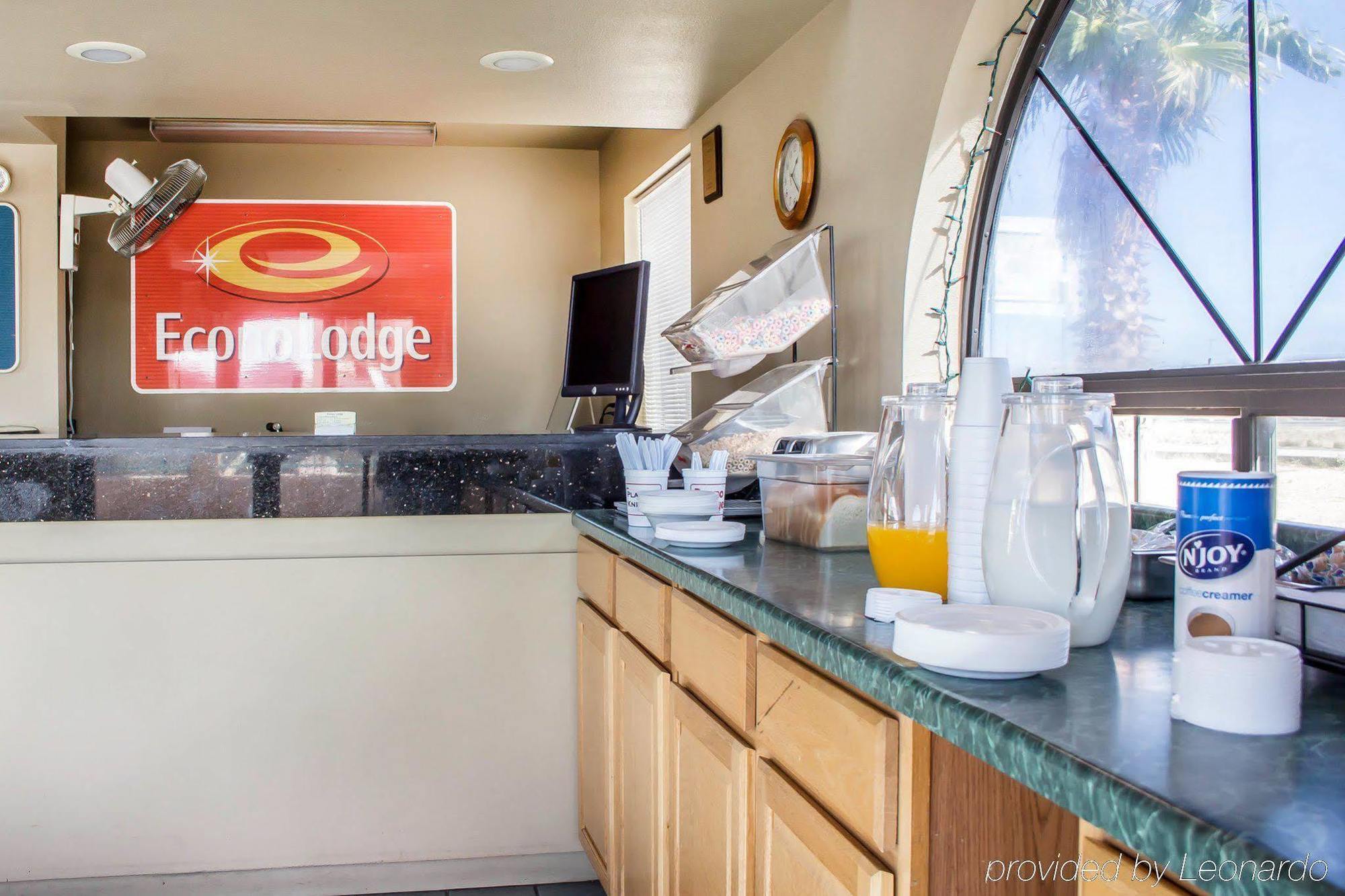 Travelodge By Wyndham Kingman Bagian luar foto